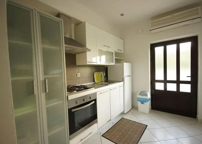 Apartments Viganj